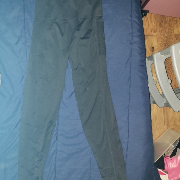 V.S. PINK leggings bundle - Picture 7 of 9